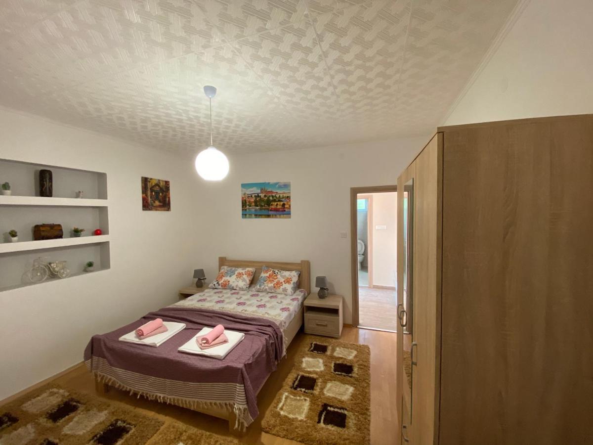 Apartment Lorena Kotor Extérieur photo